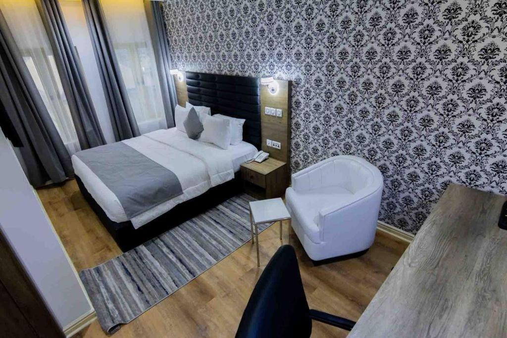 Crownsville Hotel - Airport Road Port Harcourt Bagian luar foto