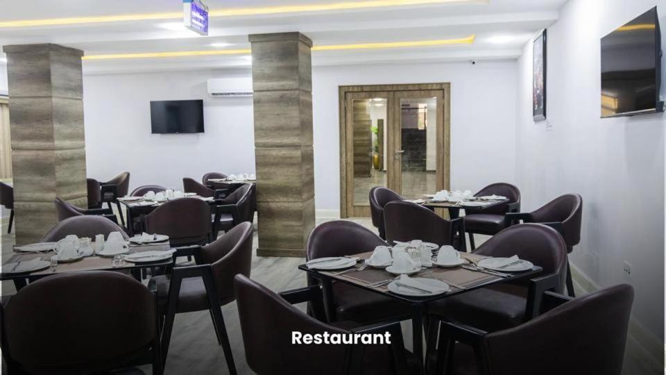 Crownsville Hotel - Airport Road Port Harcourt Bagian luar foto