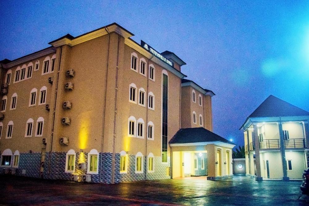Crownsville Hotel - Airport Road Port Harcourt Bagian luar foto